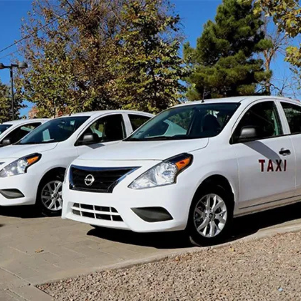 Entrega de taxis fortalece la movilidad en Cananea