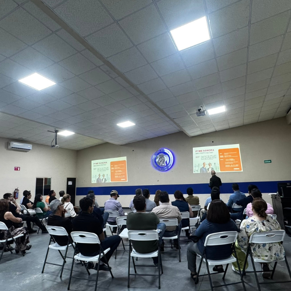FIDESON lleva campaña de difusión de programas a Navojoa, Sonora.
